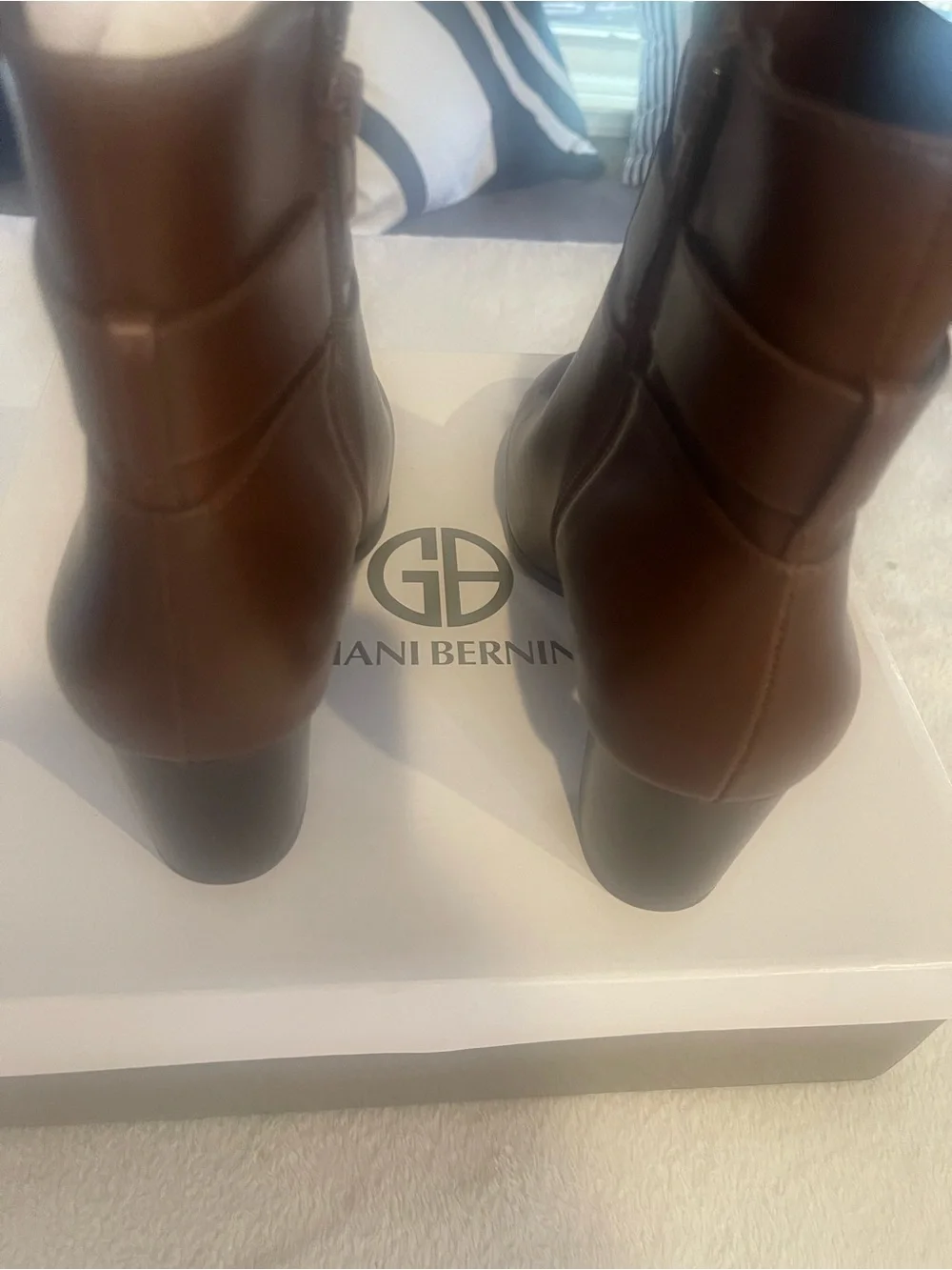 Giani Bernini women’s Dark Brown Leather Zip Ankle Boots new size 7.5 sku 3312